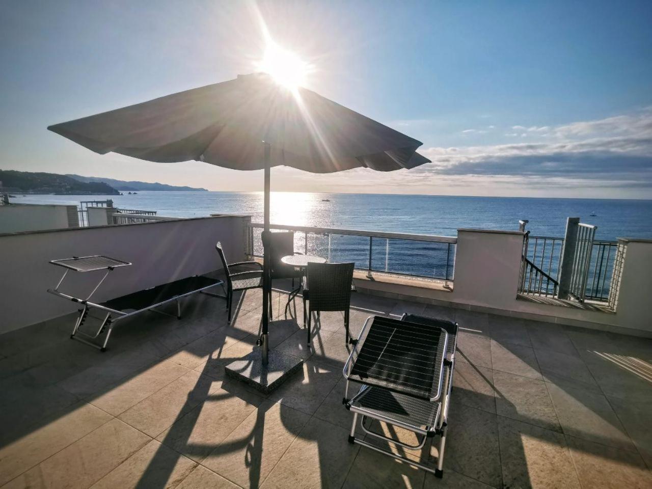 Seafront Apartment In Blanes Dış mekan fotoğraf